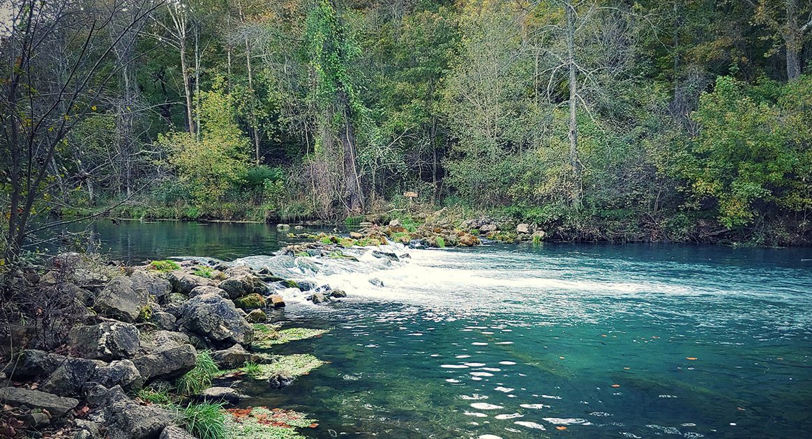 Niangua River: A serene destination for fishing and leisurely floats.